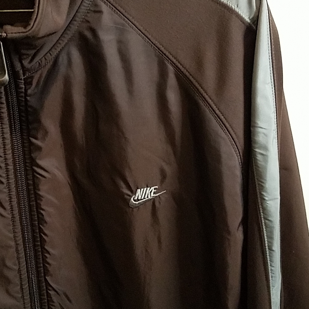 Lightweight jacket - Picture 2 of 3
